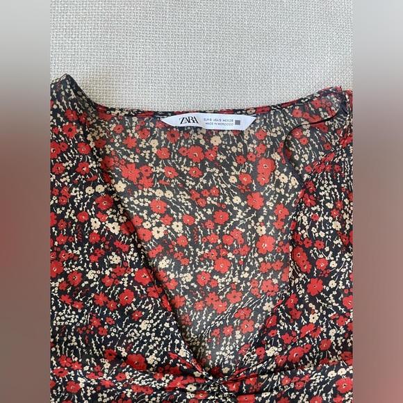 Long Sleeve Florral Blouse - Picture 2 of 6